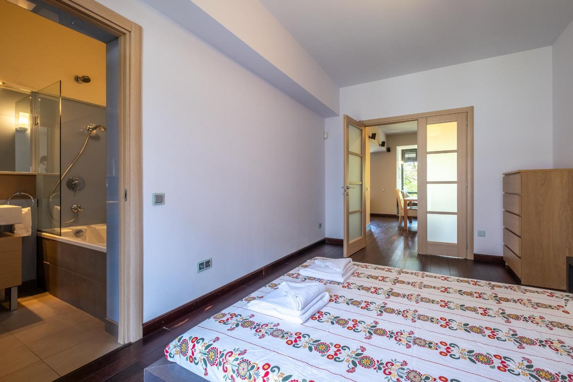 Modern Yet Rustic Style Centre 2br/2bth * Sofia