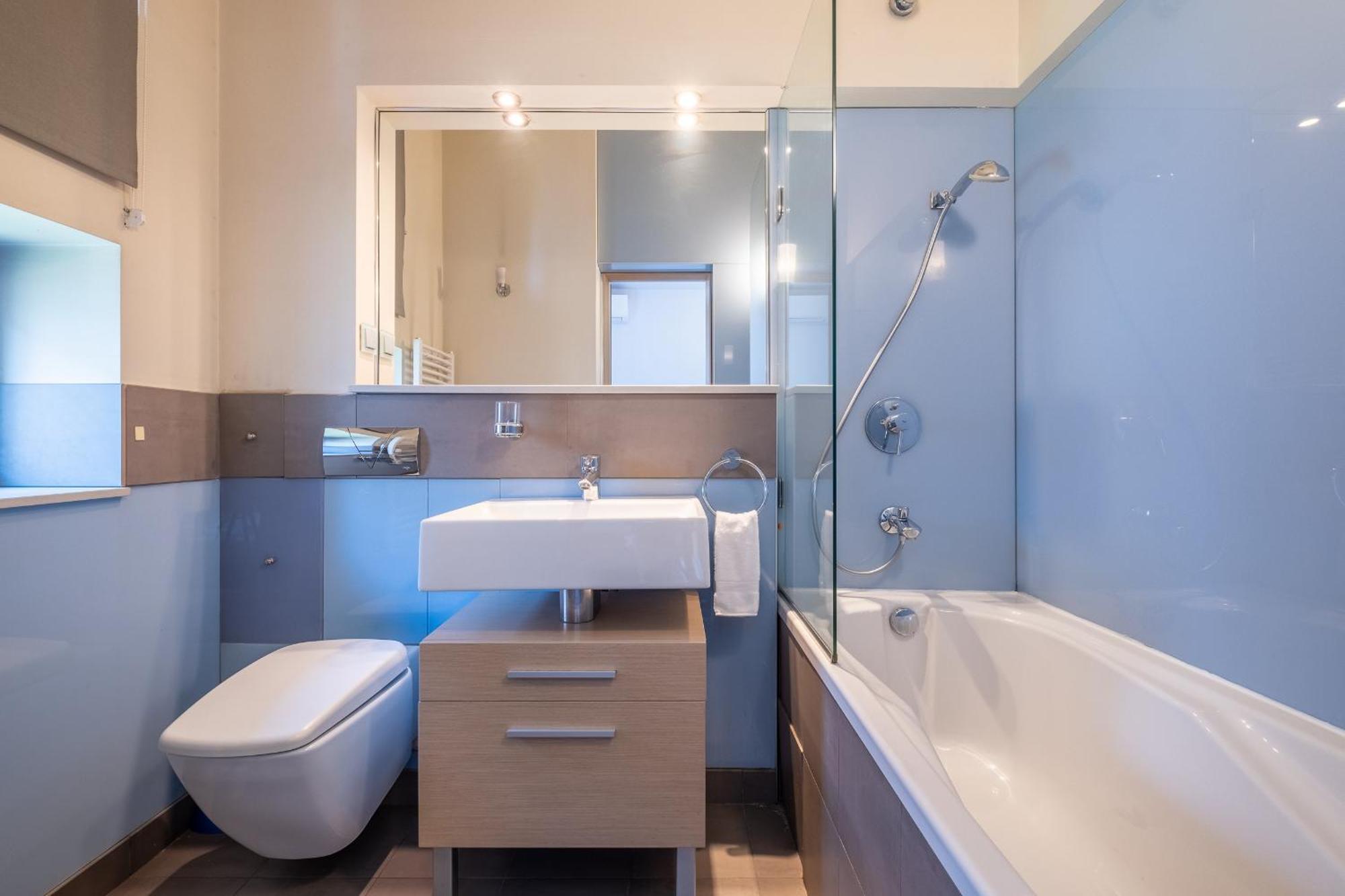 Modern Yet Rustic Style Centre 2br/2bth Sofia